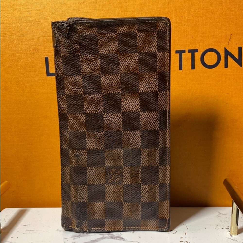 Authentic Louis Vuitton Damier Brazza Wallet - Picture 2 of 14